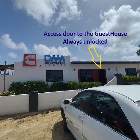 Varadero Marina Airport Guests Rooms Oranjestad Kültér fotó