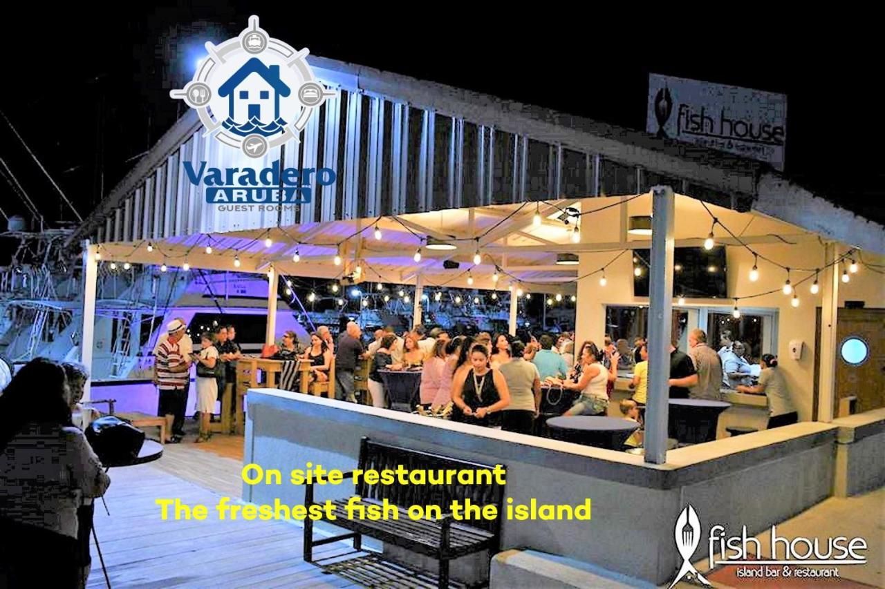 Varadero Marina Airport Guests Rooms Oranjestad Kültér fotó